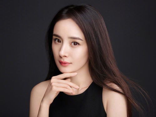 迪丽热巴发文为杨幂庆生误用蔡徐坤表情包,结果闹得这么不开心
